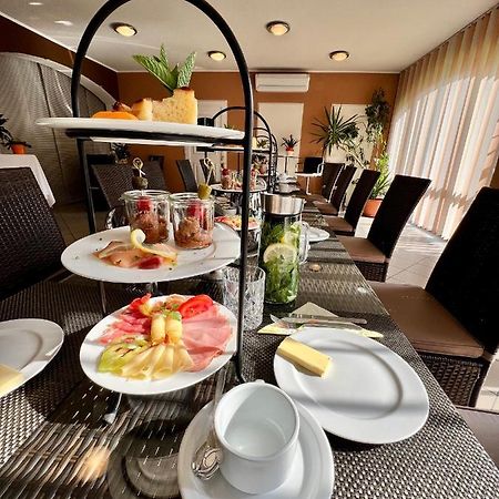 Haus Marianne Hotel Franzhausen Bagian luar foto