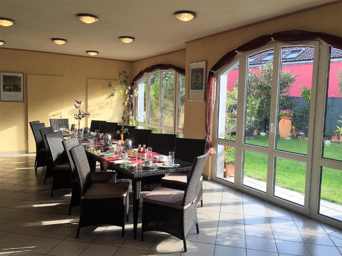 Haus Marianne Hotel Franzhausen Bagian luar foto