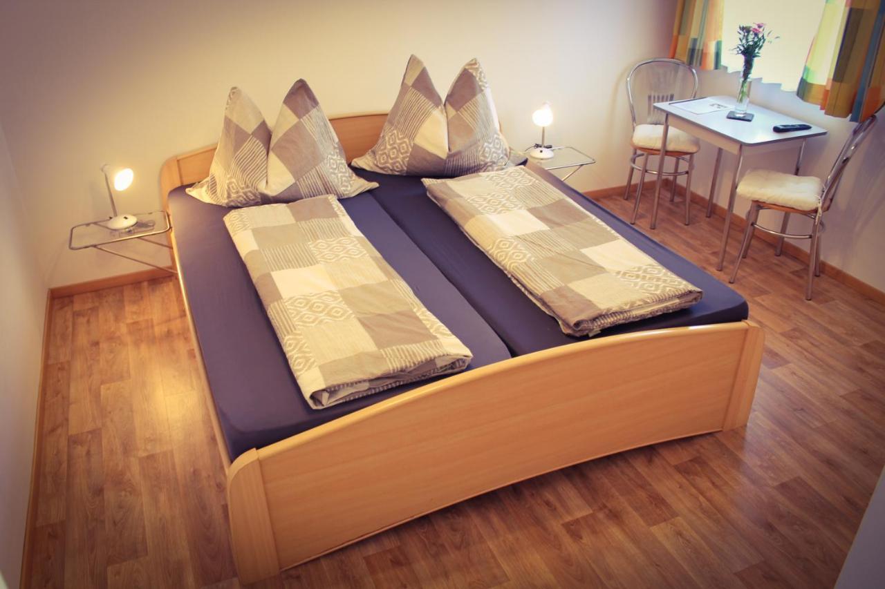 Haus Marianne Hotel Franzhausen Bagian luar foto