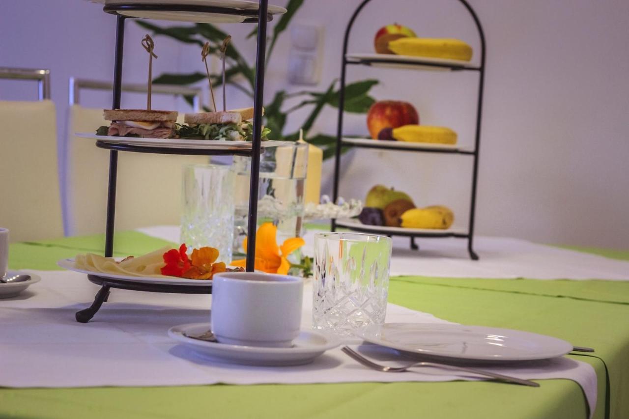 Haus Marianne Hotel Franzhausen Bagian luar foto