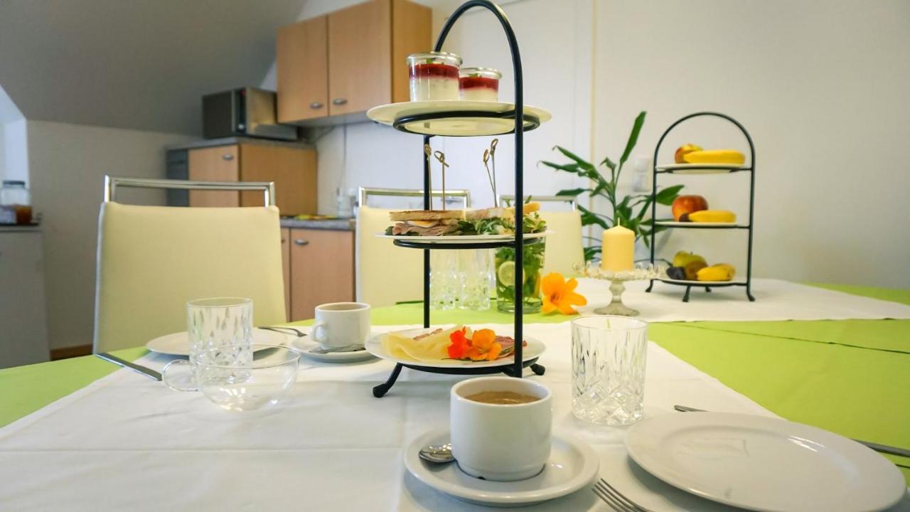 Haus Marianne Hotel Franzhausen Bagian luar foto